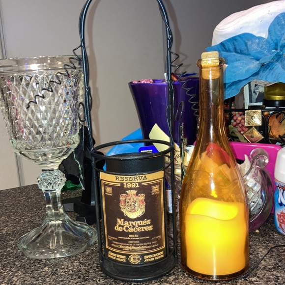 Vintage light up wine display - Picture 3 of 5